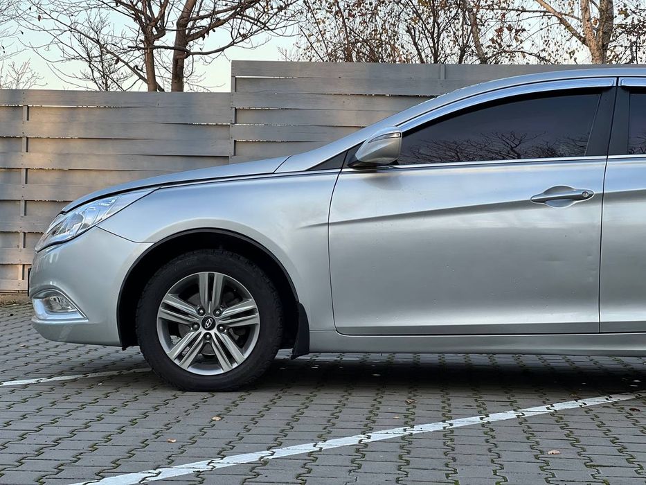Hyundai Sonata YF