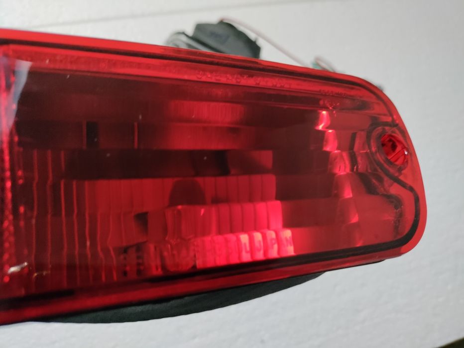 Задні ліхтарі в бампер Mitsubishi Pajero Wagon 3 лівий і правий нові