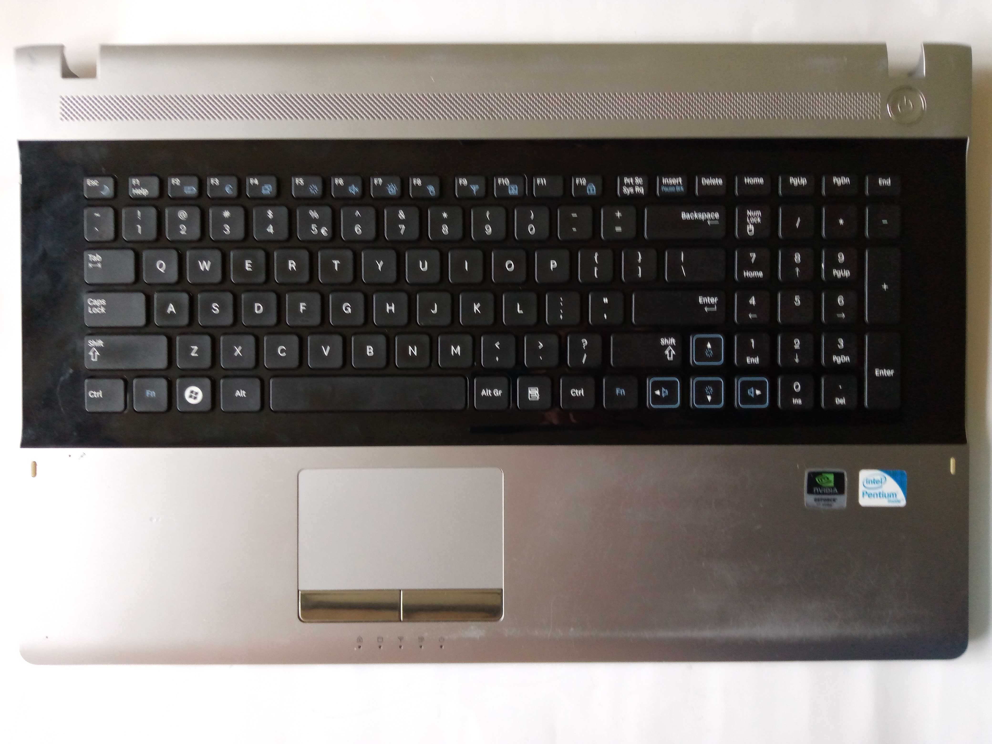 Рабочий стол с клавиатурой samsung RV709 (718;720)