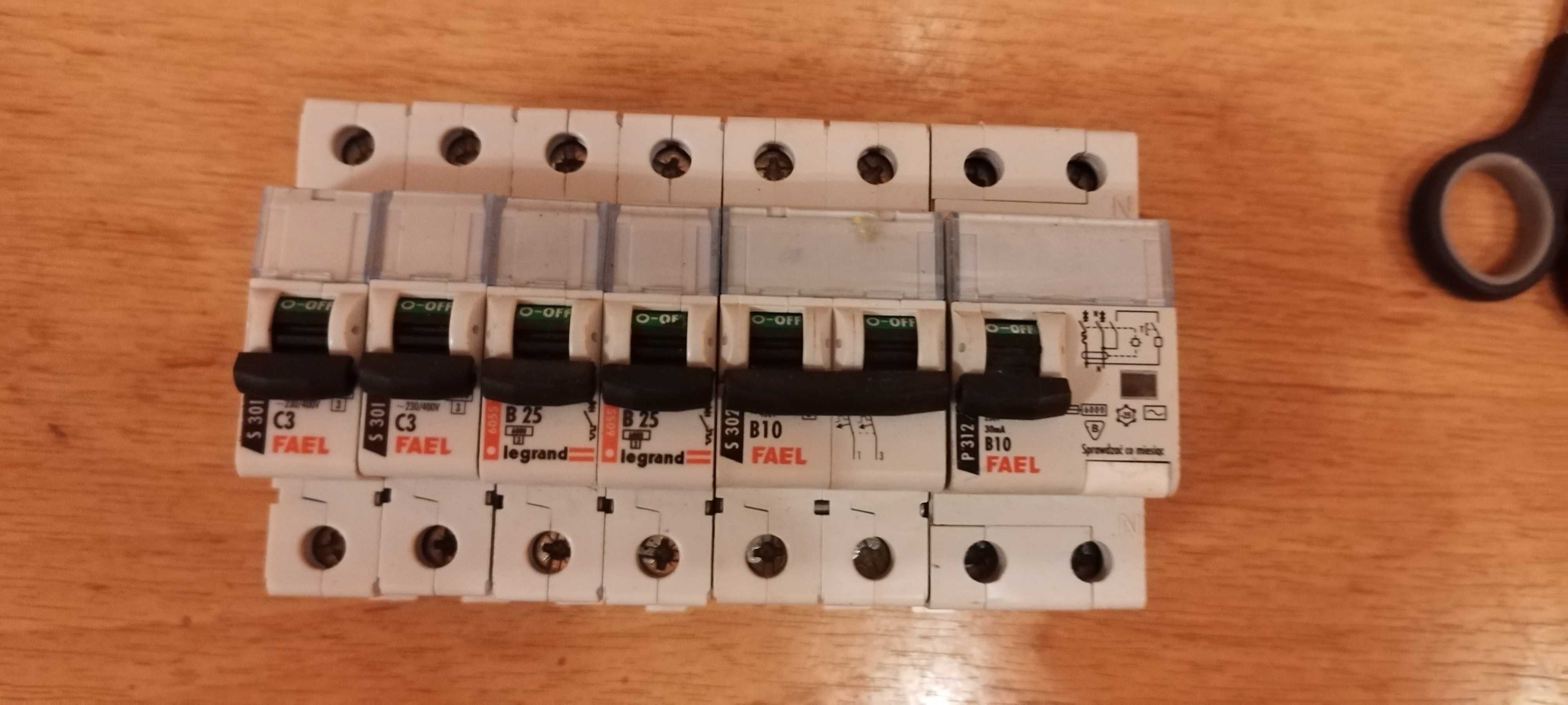 Wyłączniki nadprądowe Fael B10 i Legrand B l25, C3, B10