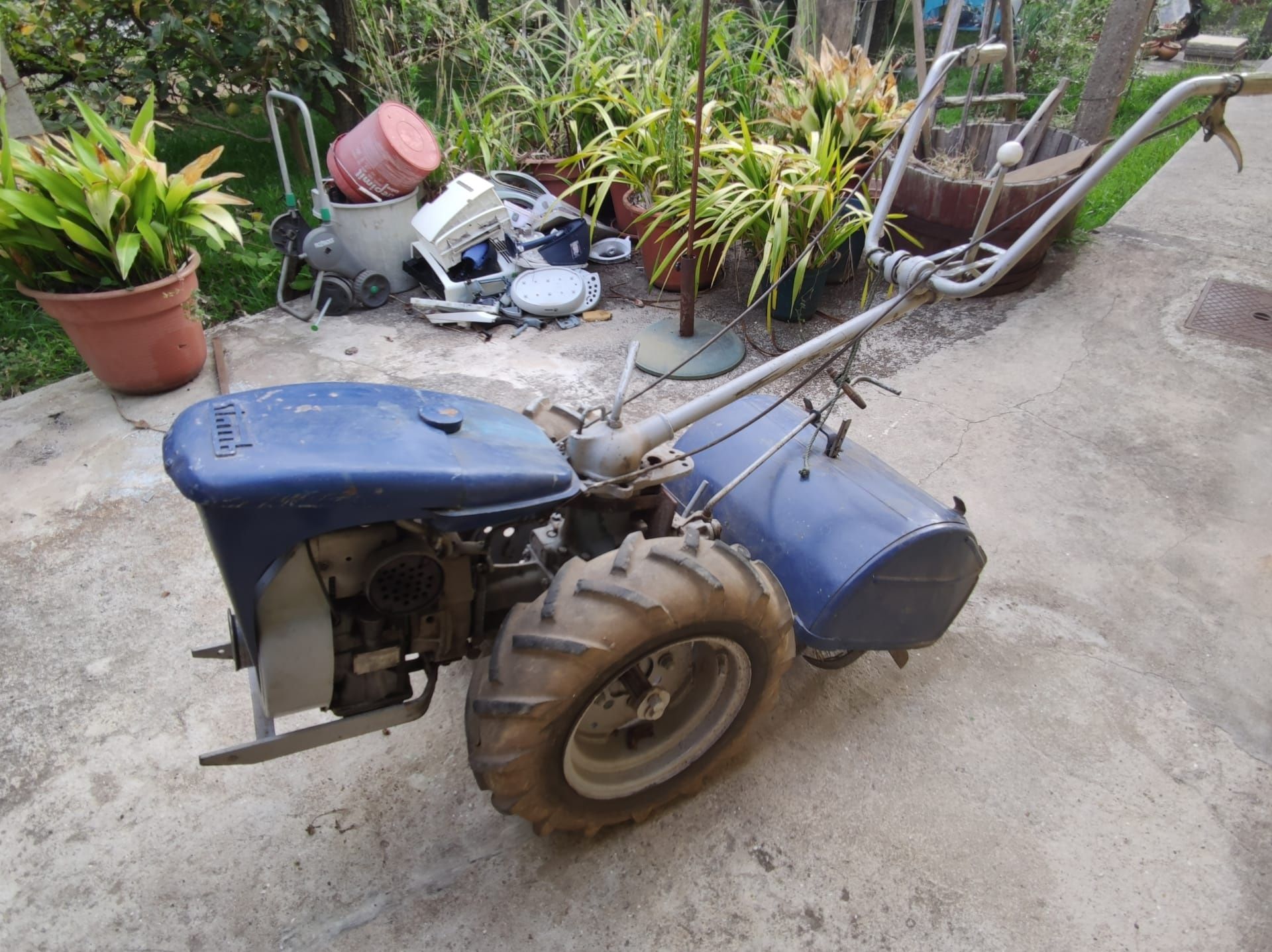 Última oportunidade Vendo motocultivador em bom estado