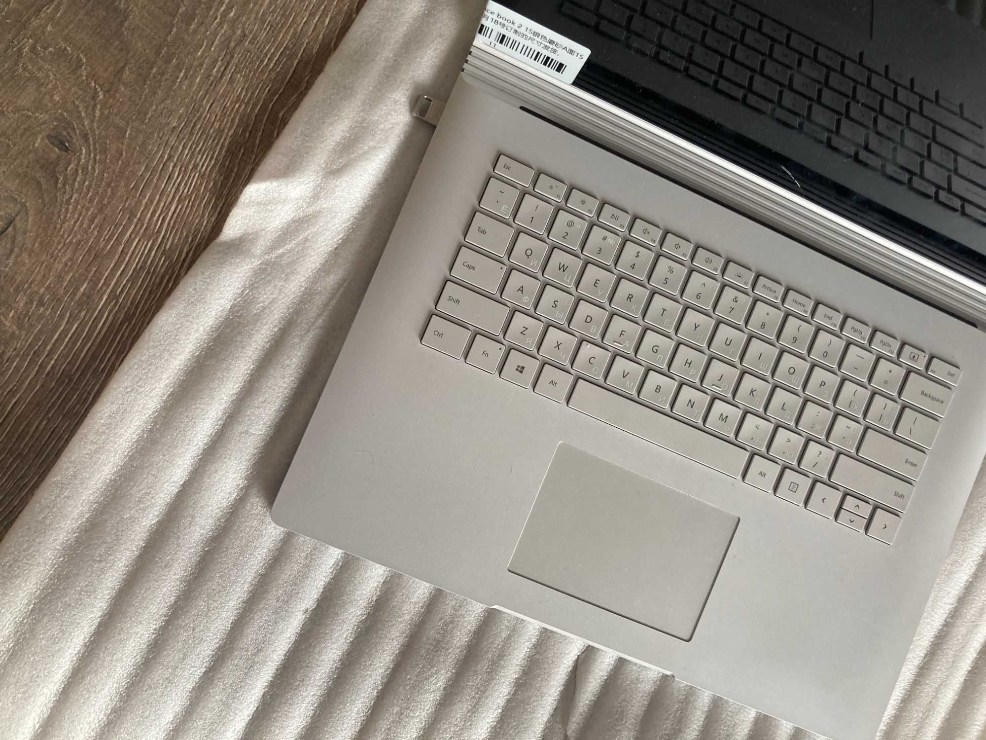 i7,16GB,NVIDIA GTX1060 6GB Microsoft Surface Book 2 15 Игровой Windows