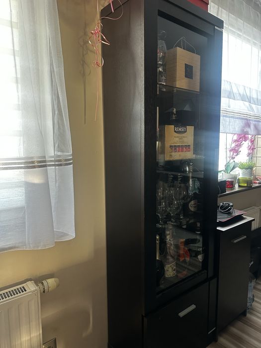 Witryna na alkohol wenge