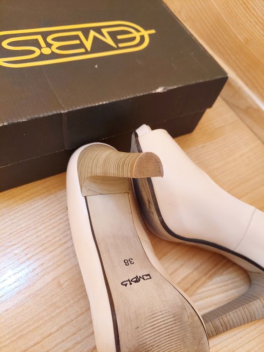 Skórzane czółenka polska marka EMBIS r. 38