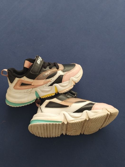 Sneakersy dziewczęce 29