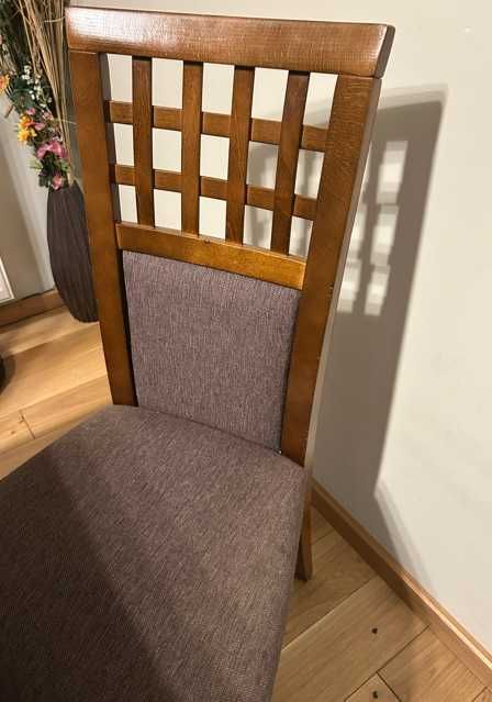 Drewniane krzesła komplet