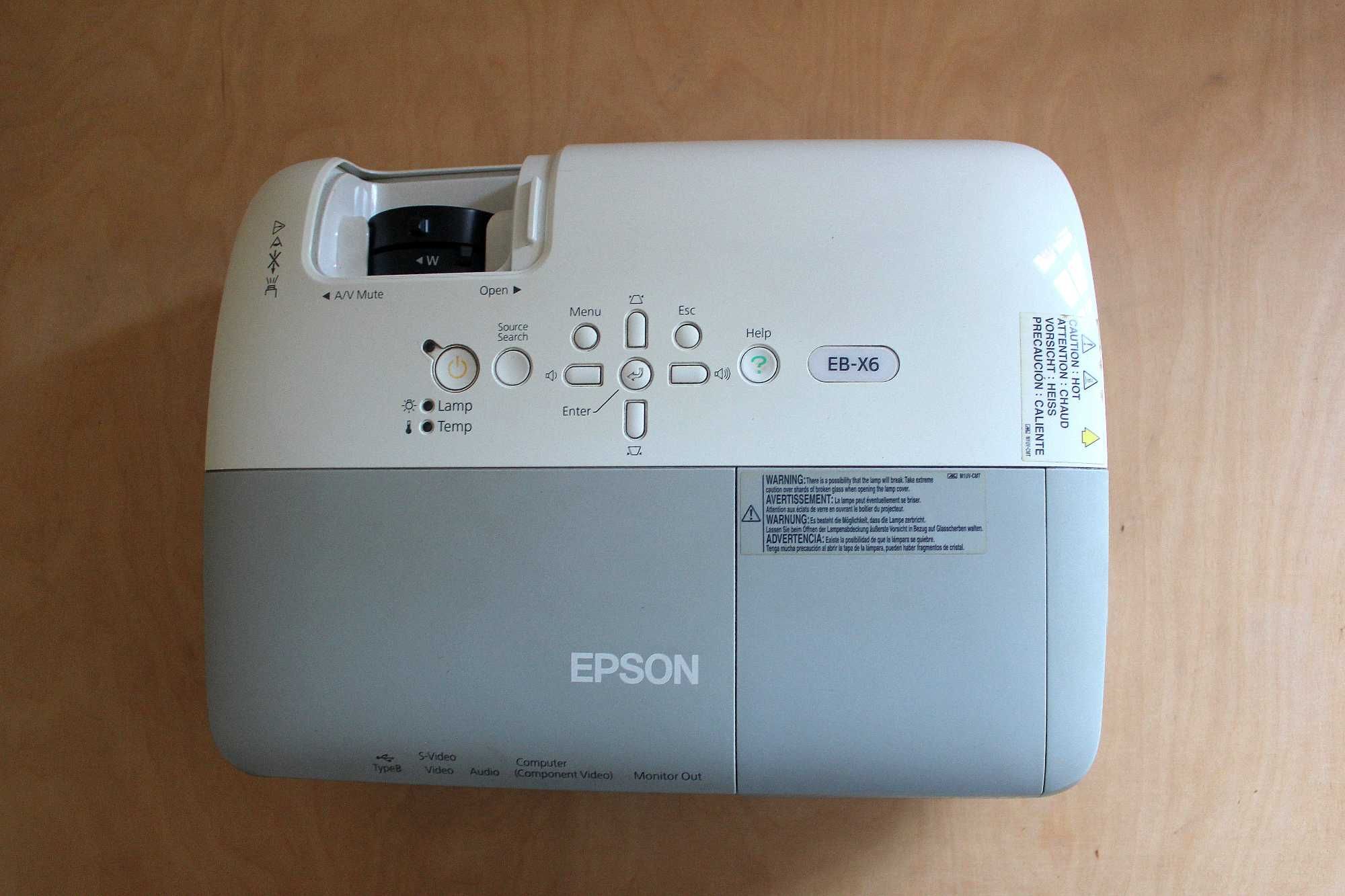 Sprzedam mało używany projektor, rzutnik Epson EB-X6