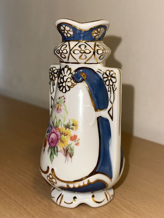 Фарфоровая вазочка Royal Dux Bohemia