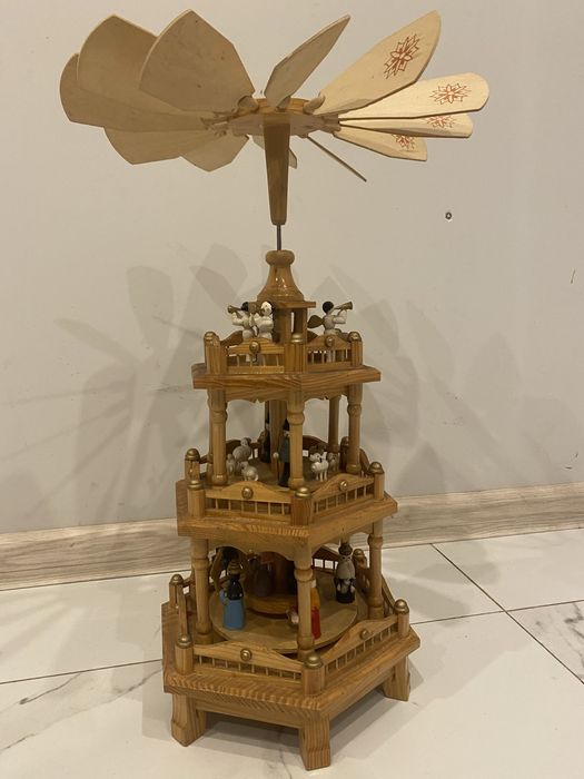 Piramida bożonarodzeniowa - 47 cm !