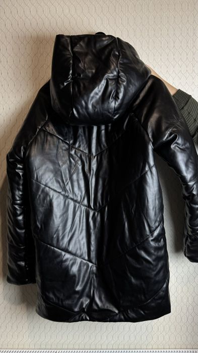 Куртка чорна з екошкіри