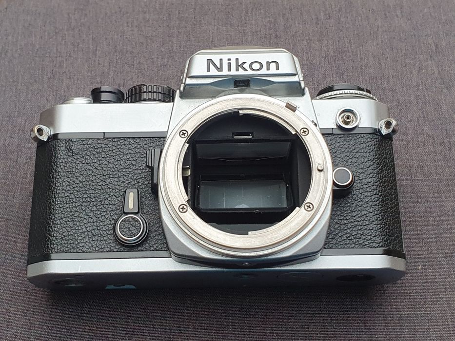 Aparat Nikon FE, ładny