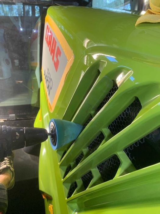 Mobilne czyszczenie kabin polerowanie lakieru ciagników John Deere itp