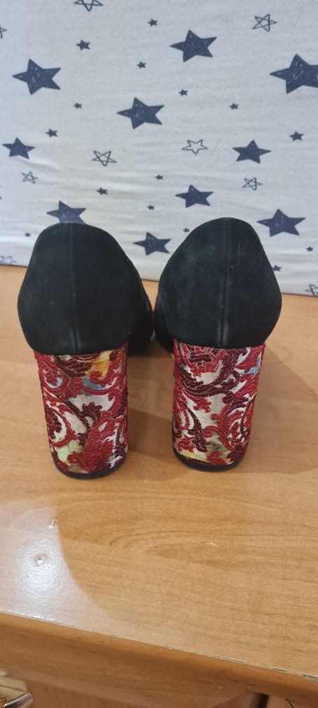 George Bonelli 41 skóra buty czółenka