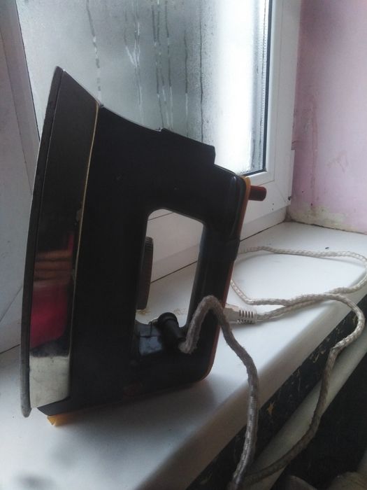 Продам недорого робочу праску