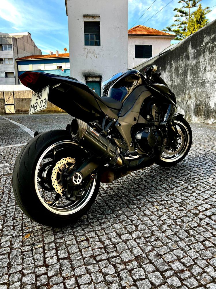 Kawasaki z1000 troco por carro