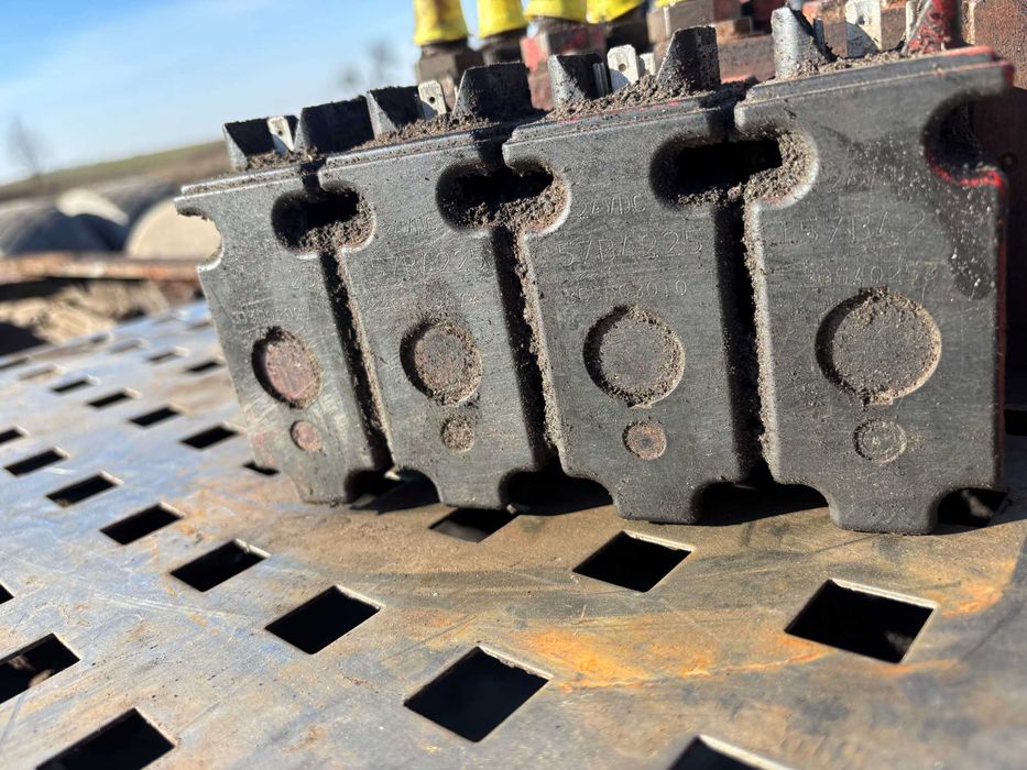 Rozdzielacz hydrauliczny podpór nóg HDS Danfoss 4 sekcyjny cewki