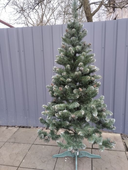 Штучна ялинка з шишками 2.1 м