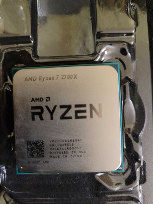 Procesor AMD Ryzen 7 2700X BOX