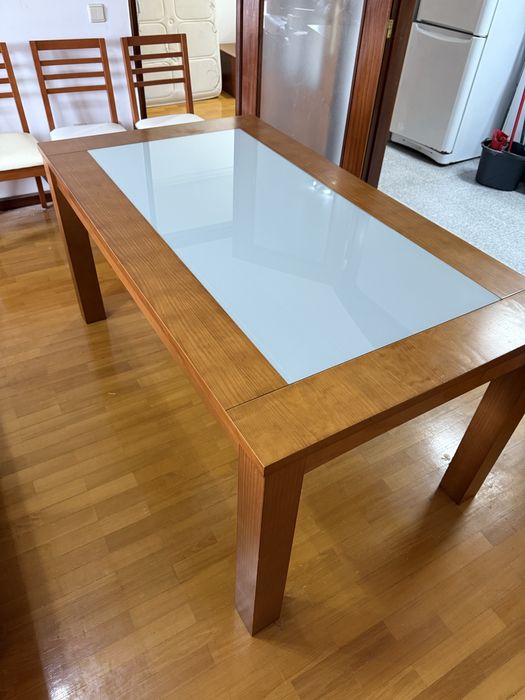 Mesa de jantar extensível com tampo de vidro