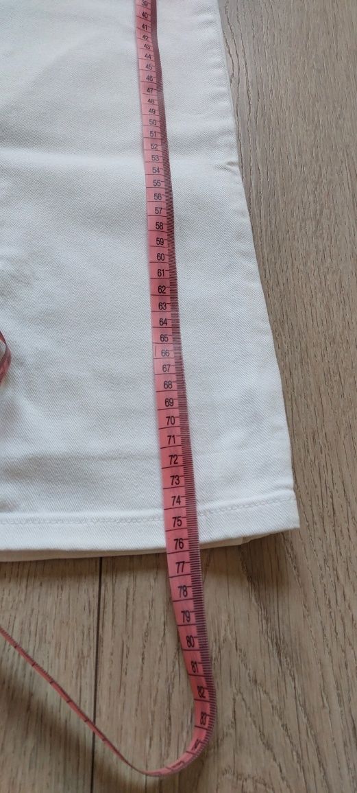 Białe spodnie długość 7/8