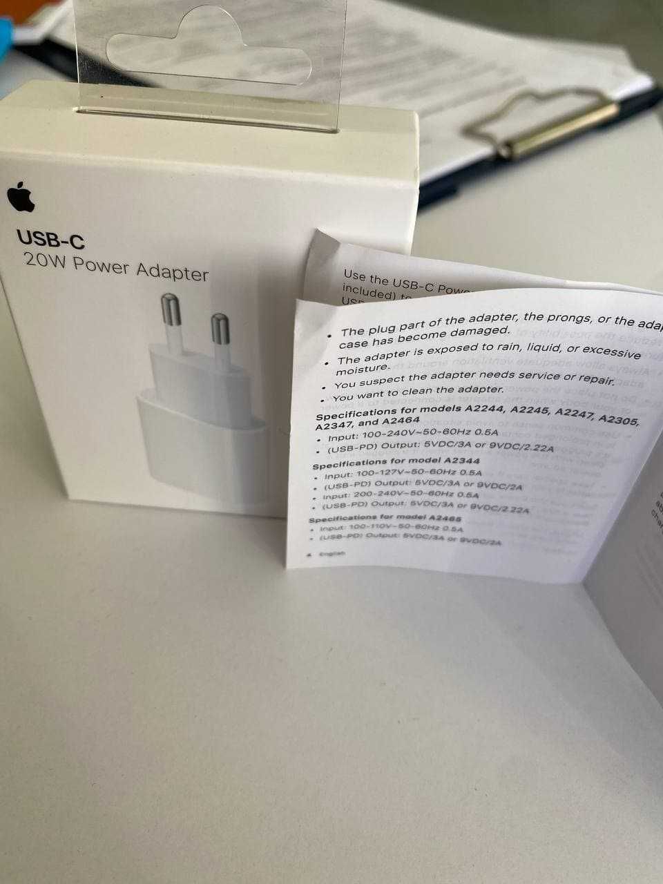 Зарядное устройство адаптер Apple USB-C 20W Power Adapter (MHJE3)