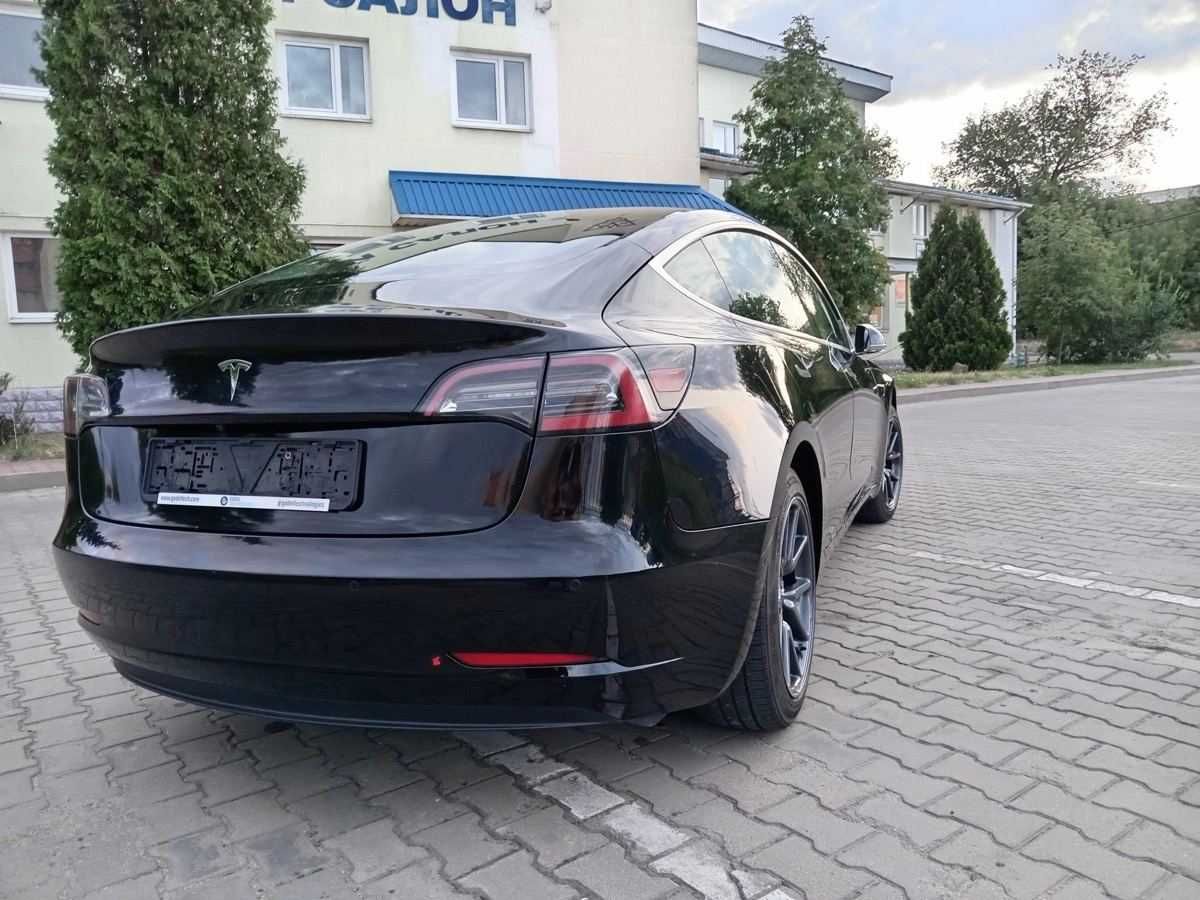 Tesla Model 3 (2018)