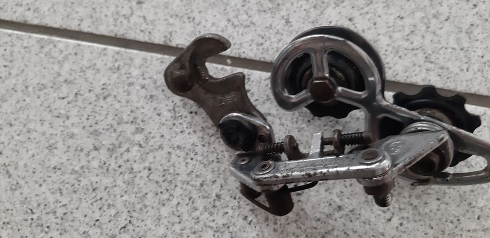 Desviador muito antigo HURRET