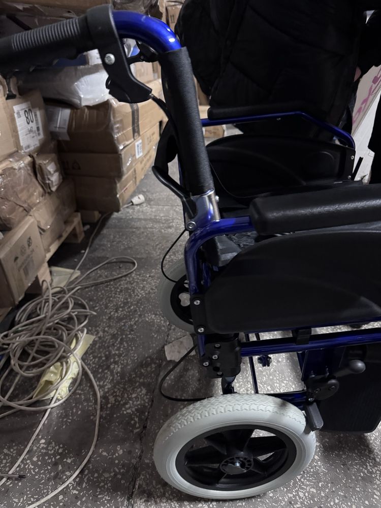 Agila Transit wózek inwalidzki aluminiowy superlekki składany