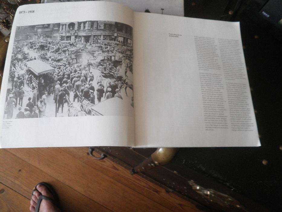 AUDI-Edição limitada--Livro sobre história da AUDI