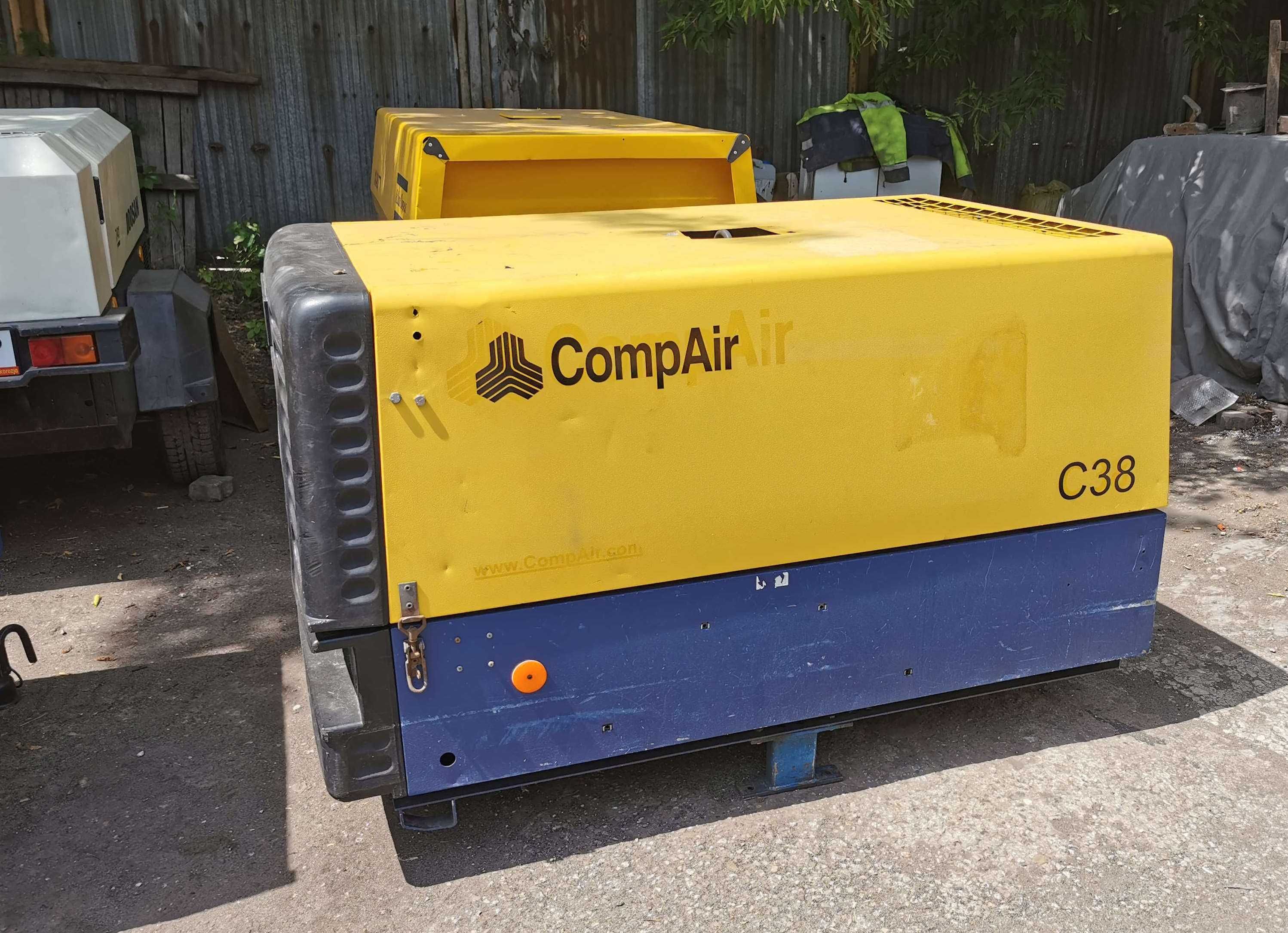 Zestaw do Piaskowania  Automat Sprężarka  Compair C38 2006 rok