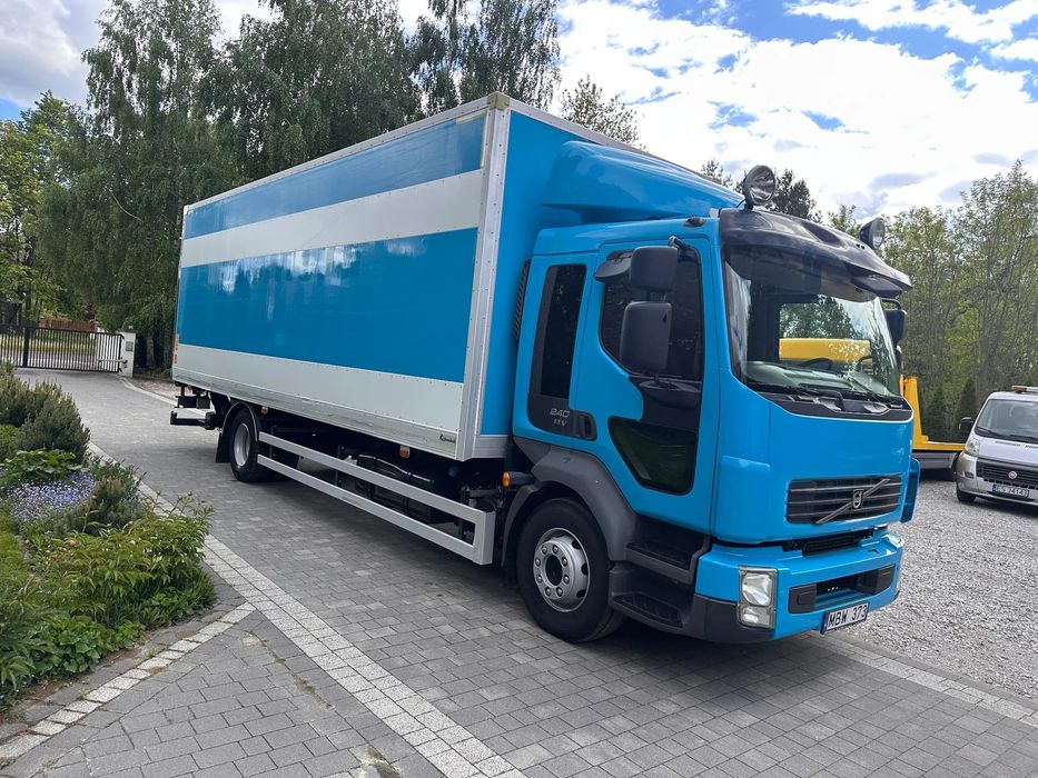 Volvo FL240  Volvo FL240 16 Ton DMC winda Zepro 1500KG