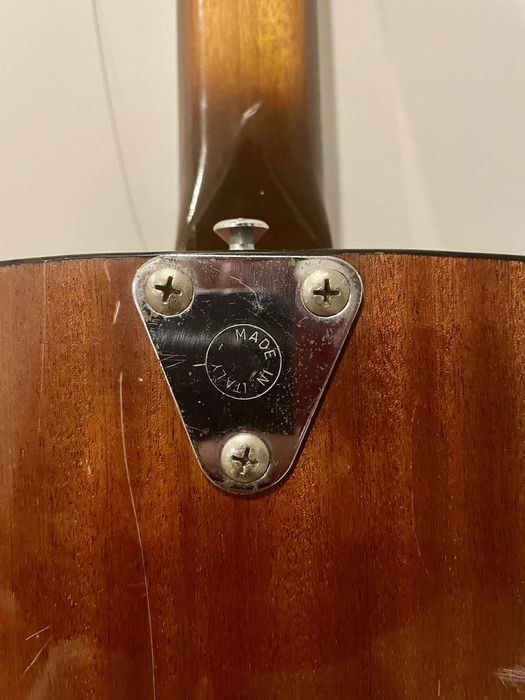 Guitarra Crucianelli para restauro