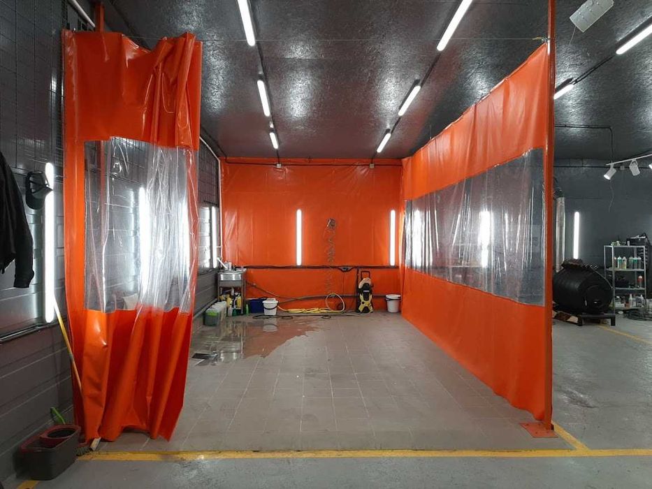 Штори-перегородки з тканини ПВХ для склада/гаража