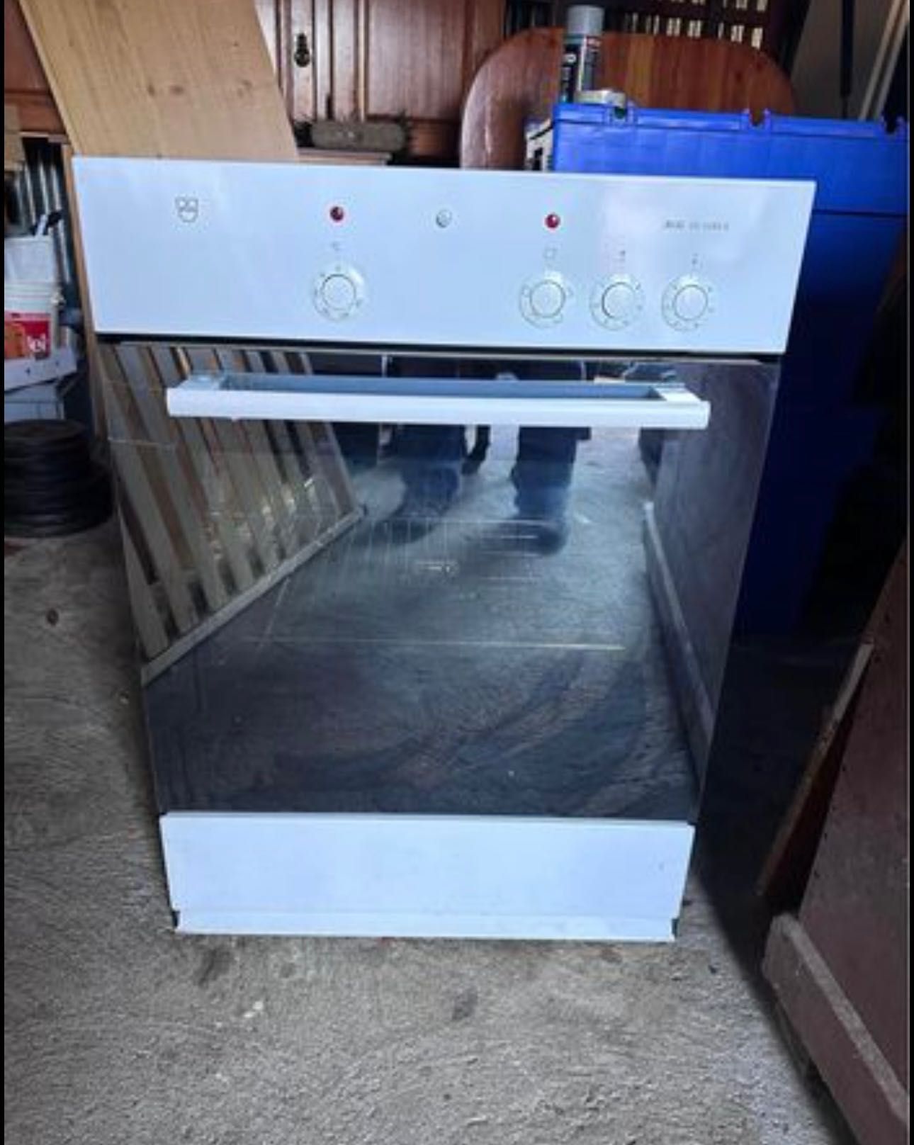 Forno eléctrico zug de luxe.  Altura 75 cm largura 55cm