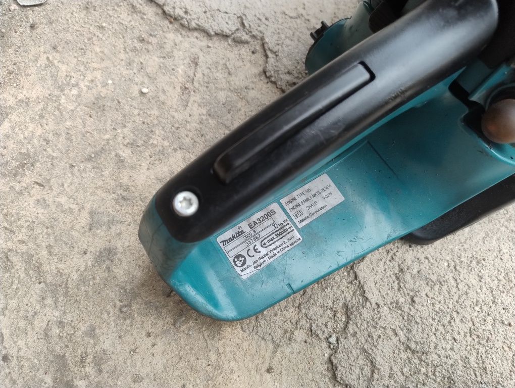 Piły piła spalinowa Makita ea3200s, 2 sztuki, uszkodzone kpl.