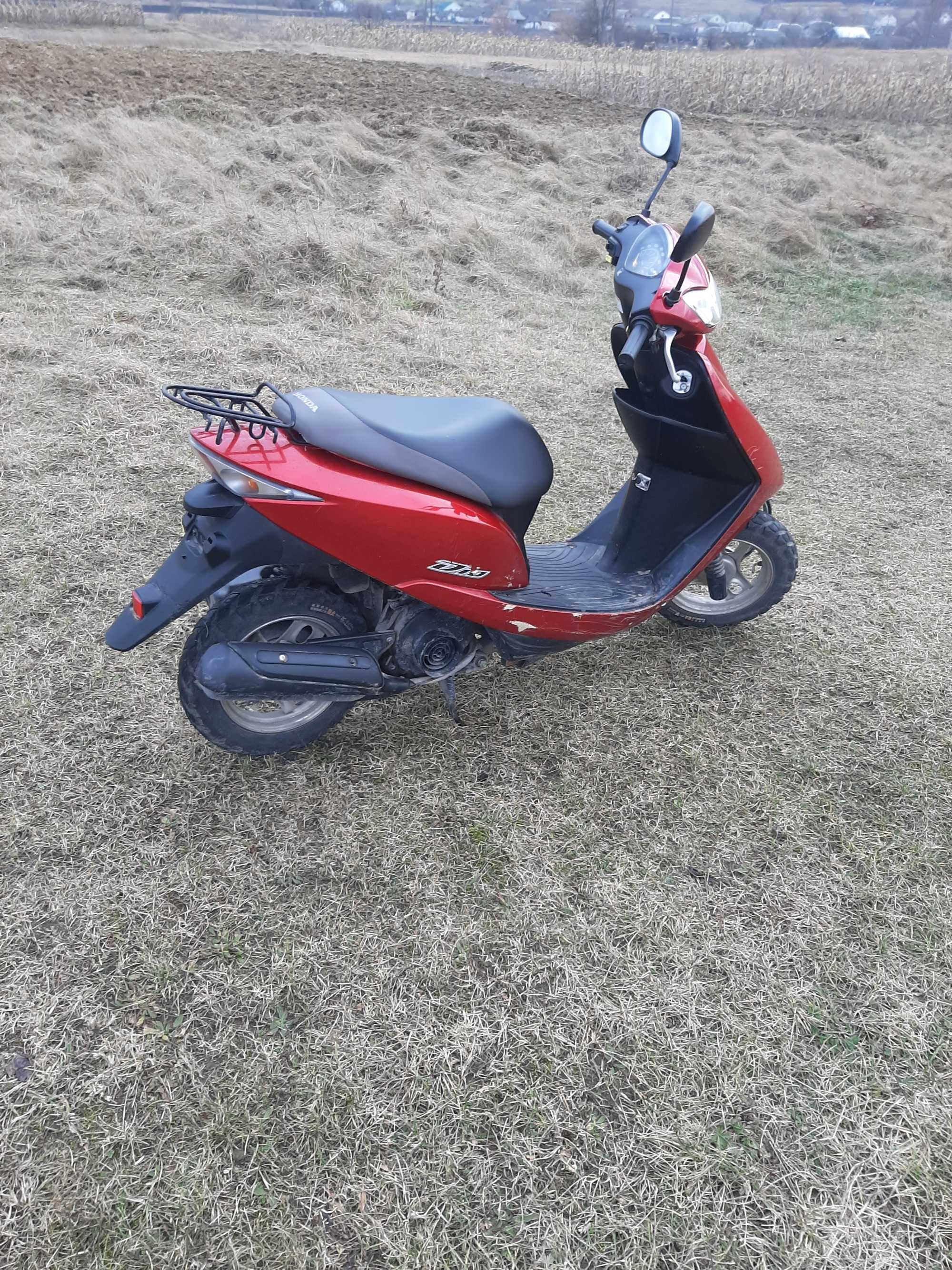 Honda Dio af 68 .