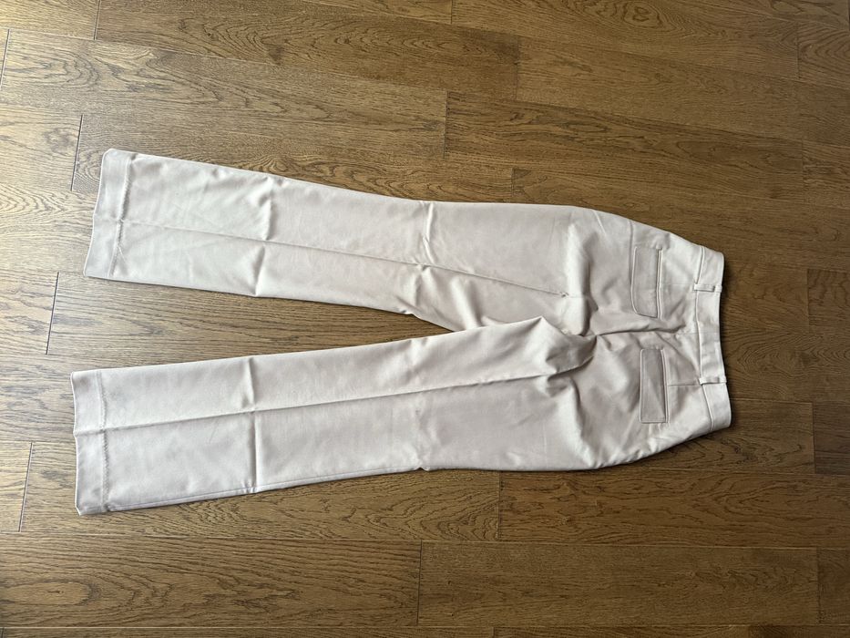 Beżowe spodnie Zara