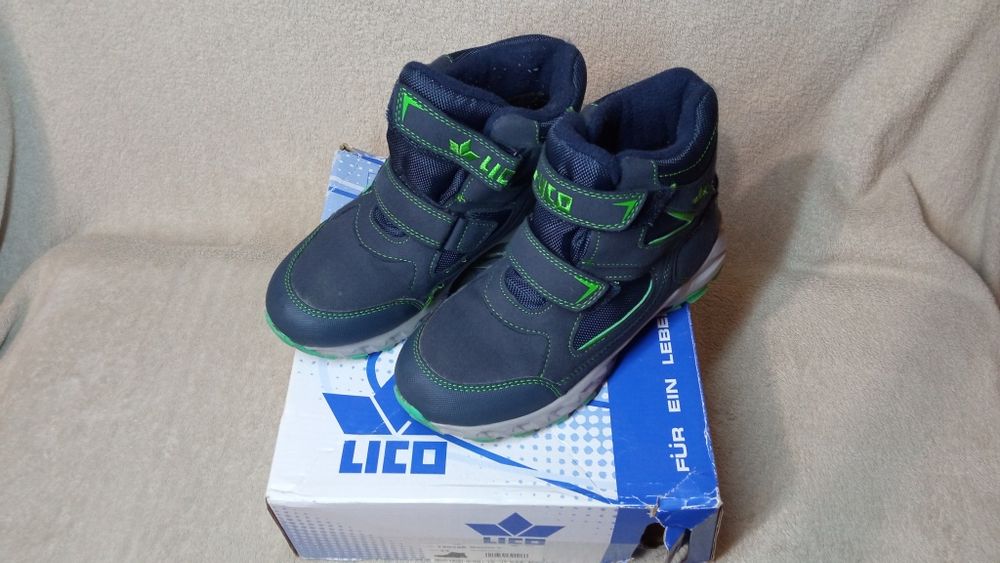 Продам дитячі зимові ботінки Lico