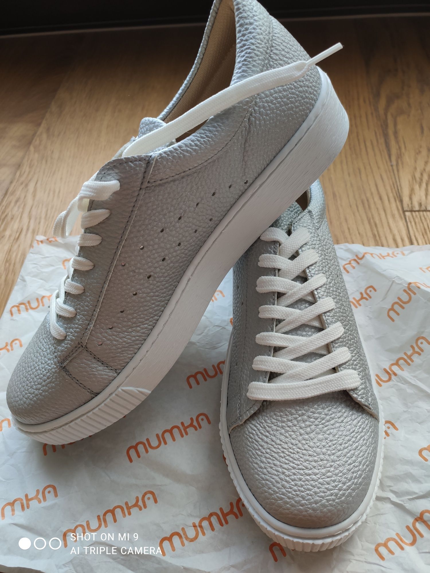 Sneakersy srebrne - marki Mumka Shoes.