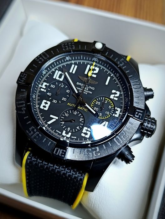 Годинник чоловічий Breitling Avenger Hurricane