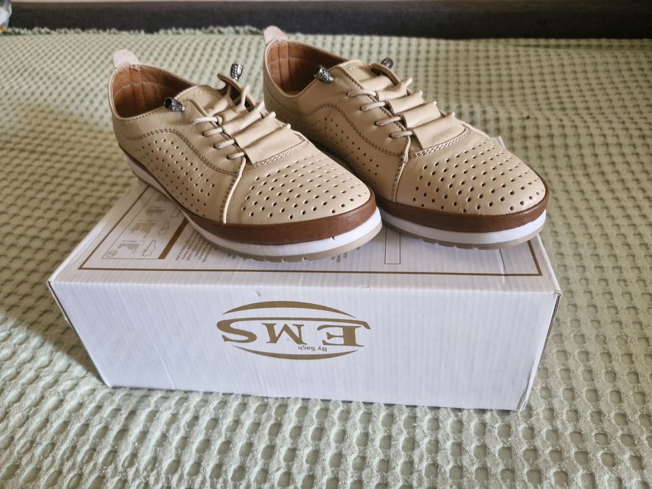 Жіночі макасини шкіряні