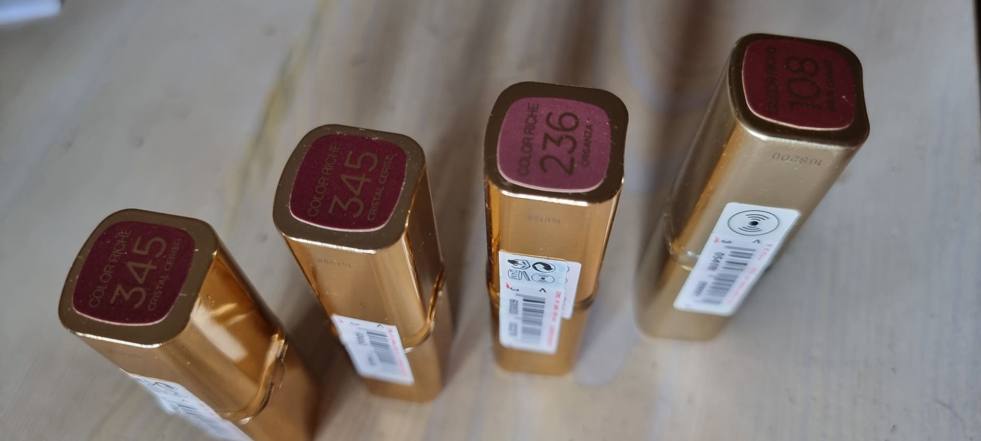 Pomadka loreal color riche nowa, cena za 1 sztukę, brak 236