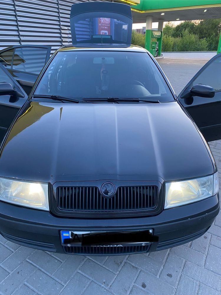 Продам авто skoda oktavia tuor 1.8