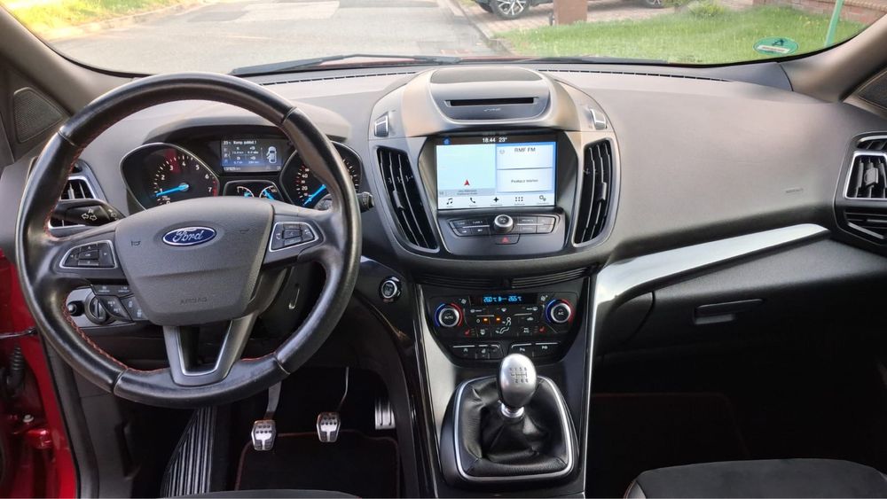 Ford Kuga  ST-line
