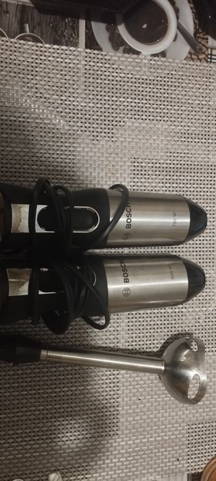 Продам блендера Бош остался на 800 в месте с ножкой 1500гр