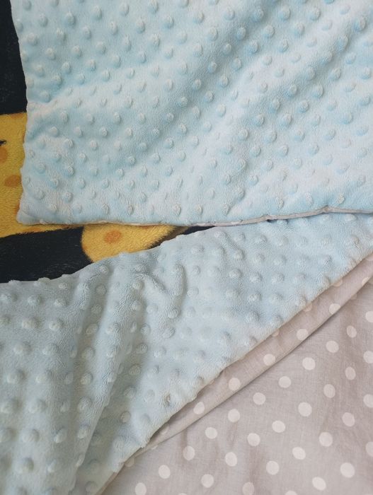 Kocyk i podusia typu Minky błękitno-szary ręcznei robiony