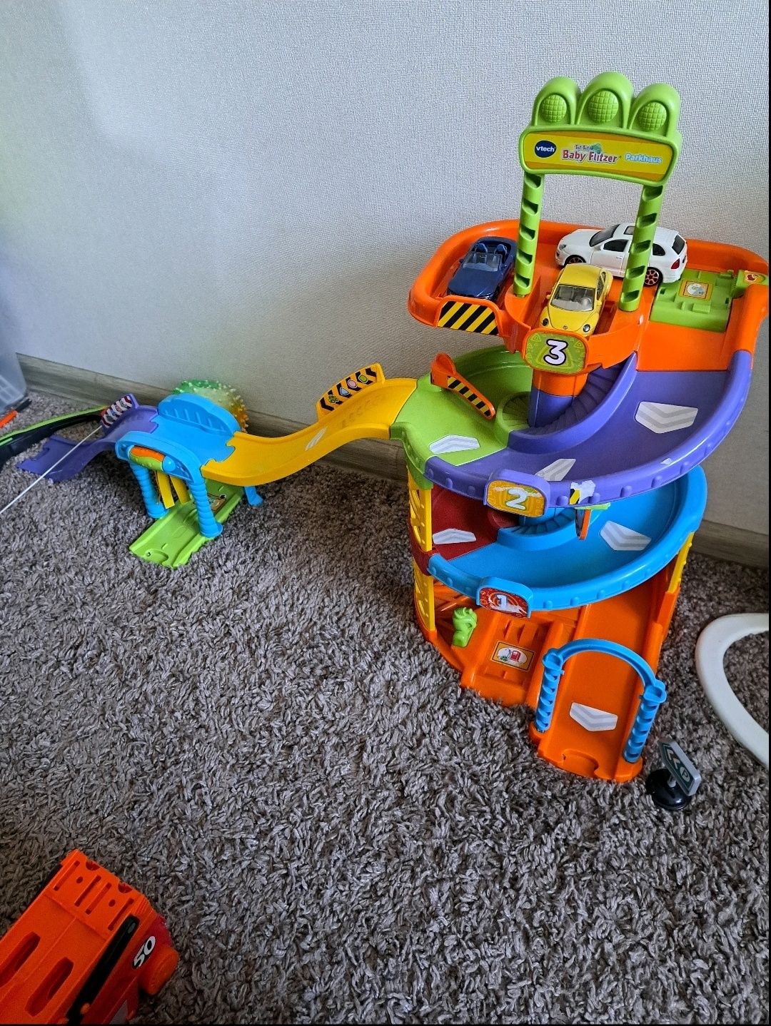 Трек с машинкой мини vtech