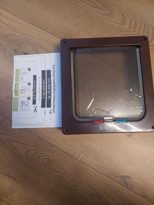 Drzwiczki dla kota z blokadą – brązowe, nowe z zestawem montażowym