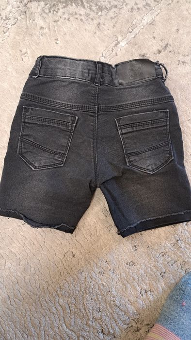 Отдам шорты на мальчика