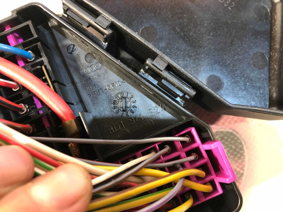 Caixa Fusiveis Interior AUDI A3 8L A4 8E Original
